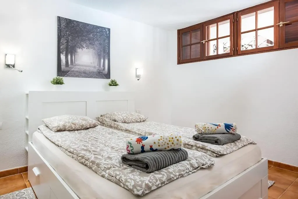 Neptuno Oceanfront Apartment Puerto de Santiago  Španělsko