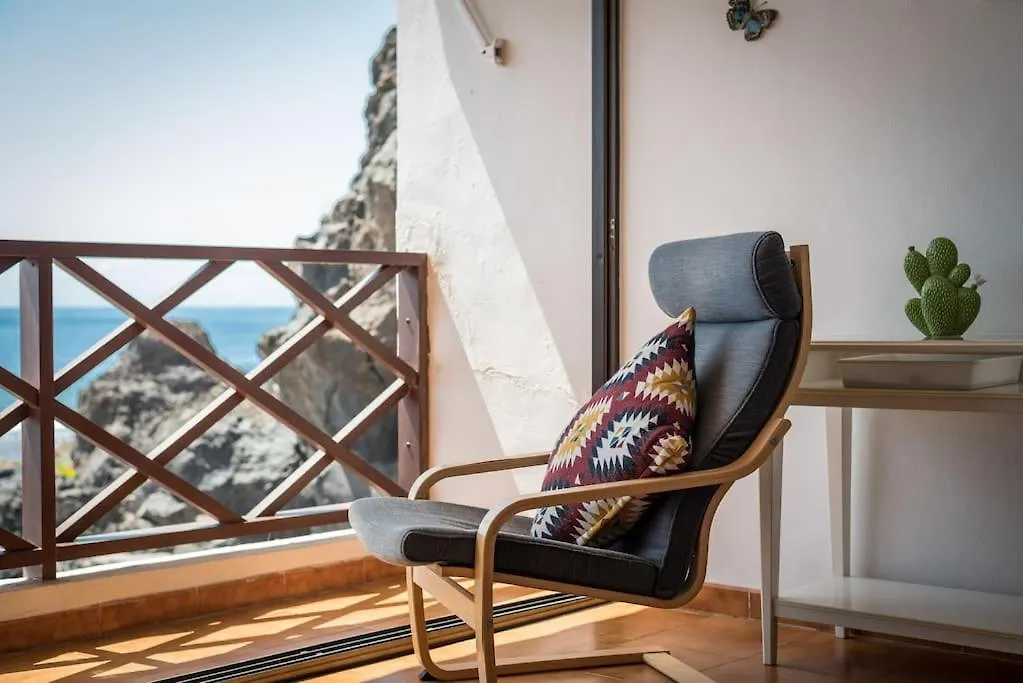 Neptuno Oceanfront Apartment Puerto de Santiago