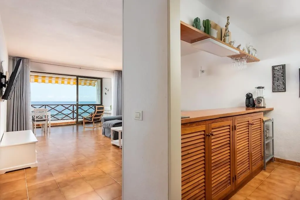 Neptuno Oceanfront Apartment Puerto de Santiago